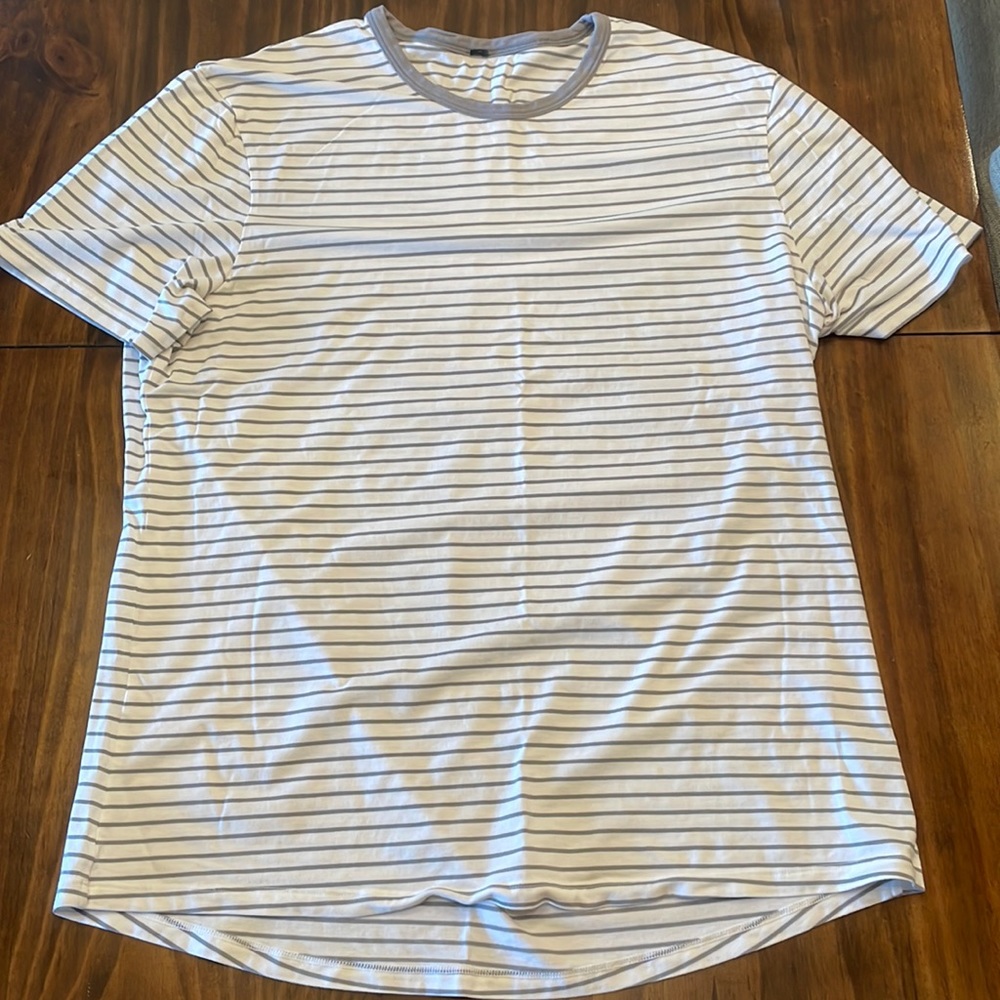 Men’s Lululemon Tee-Shirt